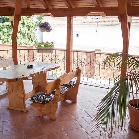 Villa Apartman Sarvar