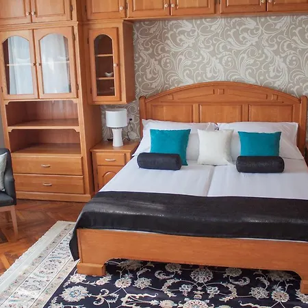 Apartman Sarvar